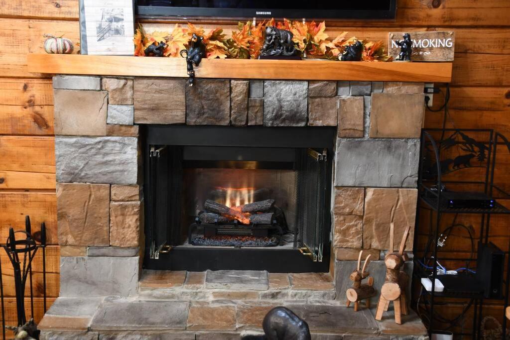 Bear Country Cabin Sevierville Bagian luar foto